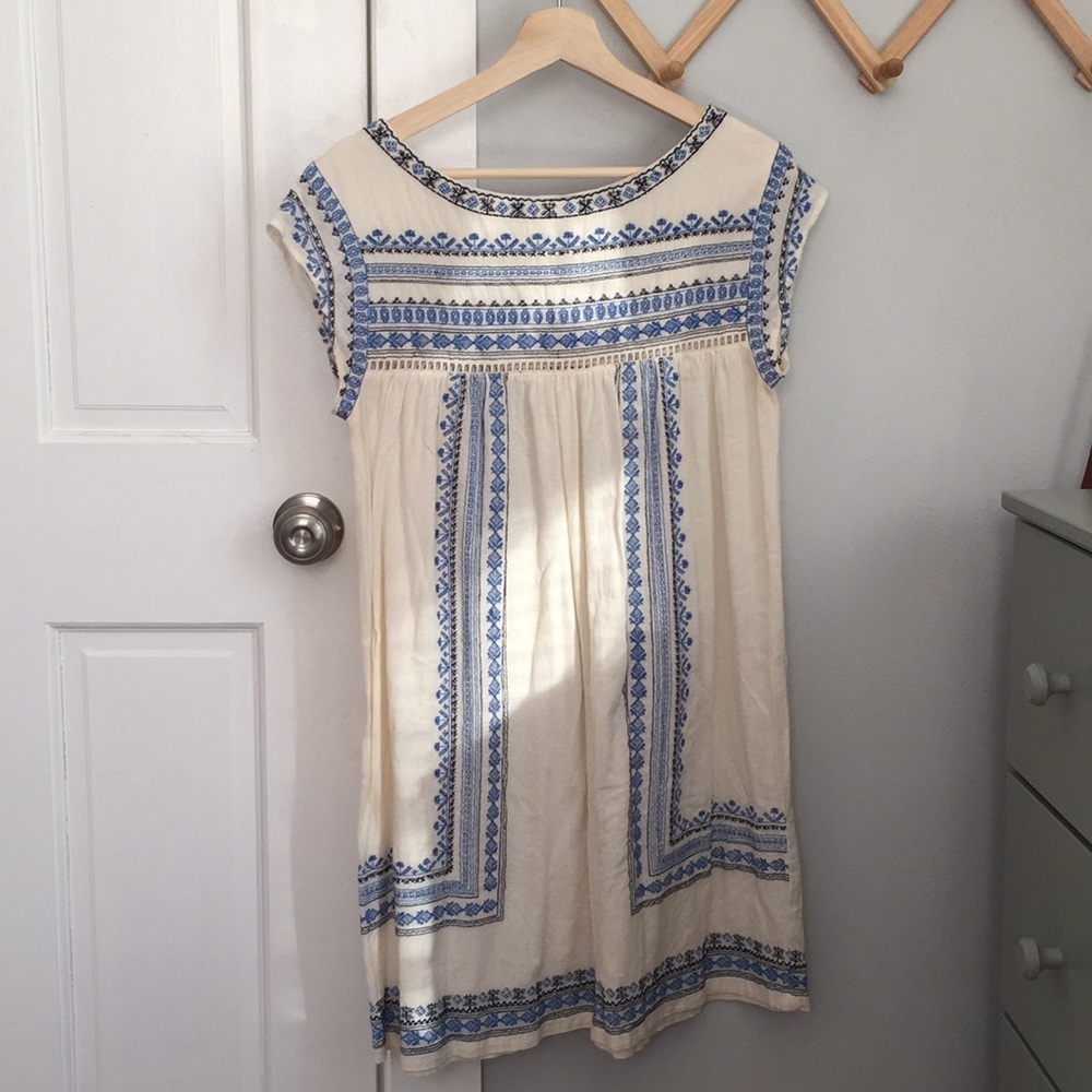 Star Mela Allie embroidery dress, size medium